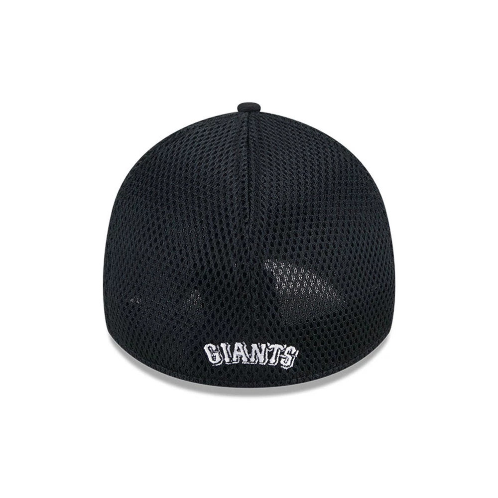 Pictured is this MLB Evergreen Neo San Francisco Giants 39THIRTY Stretch Fit cap in black. 2