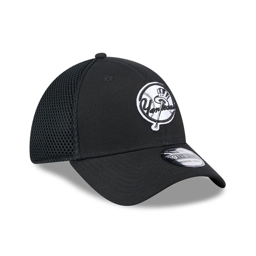 Pictured is this MLB Evergreen Cooperstown New York Yankees 39THIRTY Stretch Fit cap in black. 4