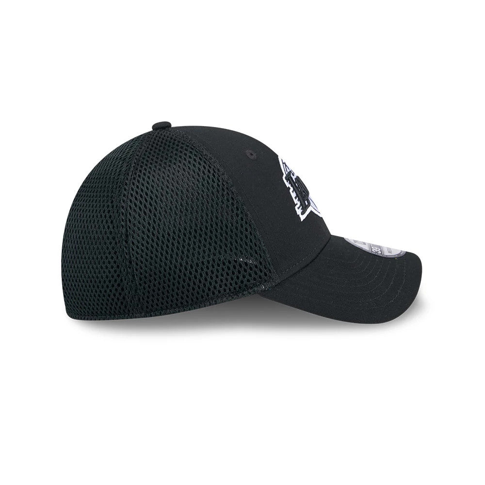 Pictured is this NBA Evergreen Neo LA Lakers 39THIRTY Stretch Fit cap in black. 7