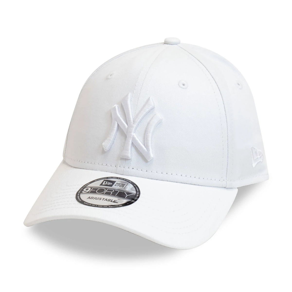 New York Yankees League Essential White New Era 9FORTY Adjustable Cap, front view showing raised white embroidered NY logo on the front panel, white visor with 9FORTY size sticker, and New Era flag logo on the left side.