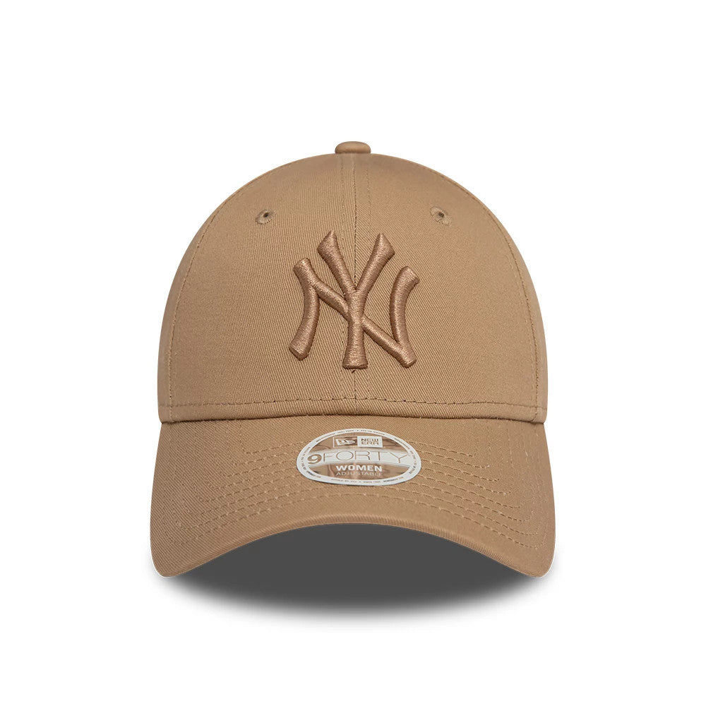New York Yankees Womens League Essential Beige New Era 9FORTY Adjustable Cap, front view showing the raised beige NY logo on the front panel and the 9FORTY size sticker on the curved visor.