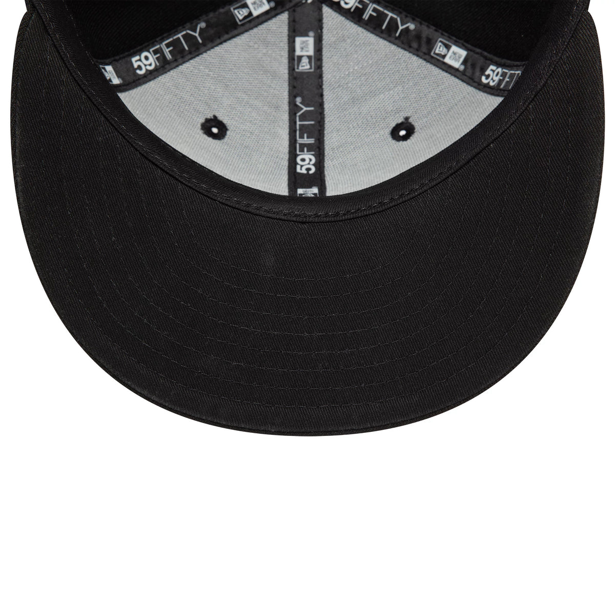 This is a LA Lakers NBA Essential Black 59FIFTY Fitted Cap 2