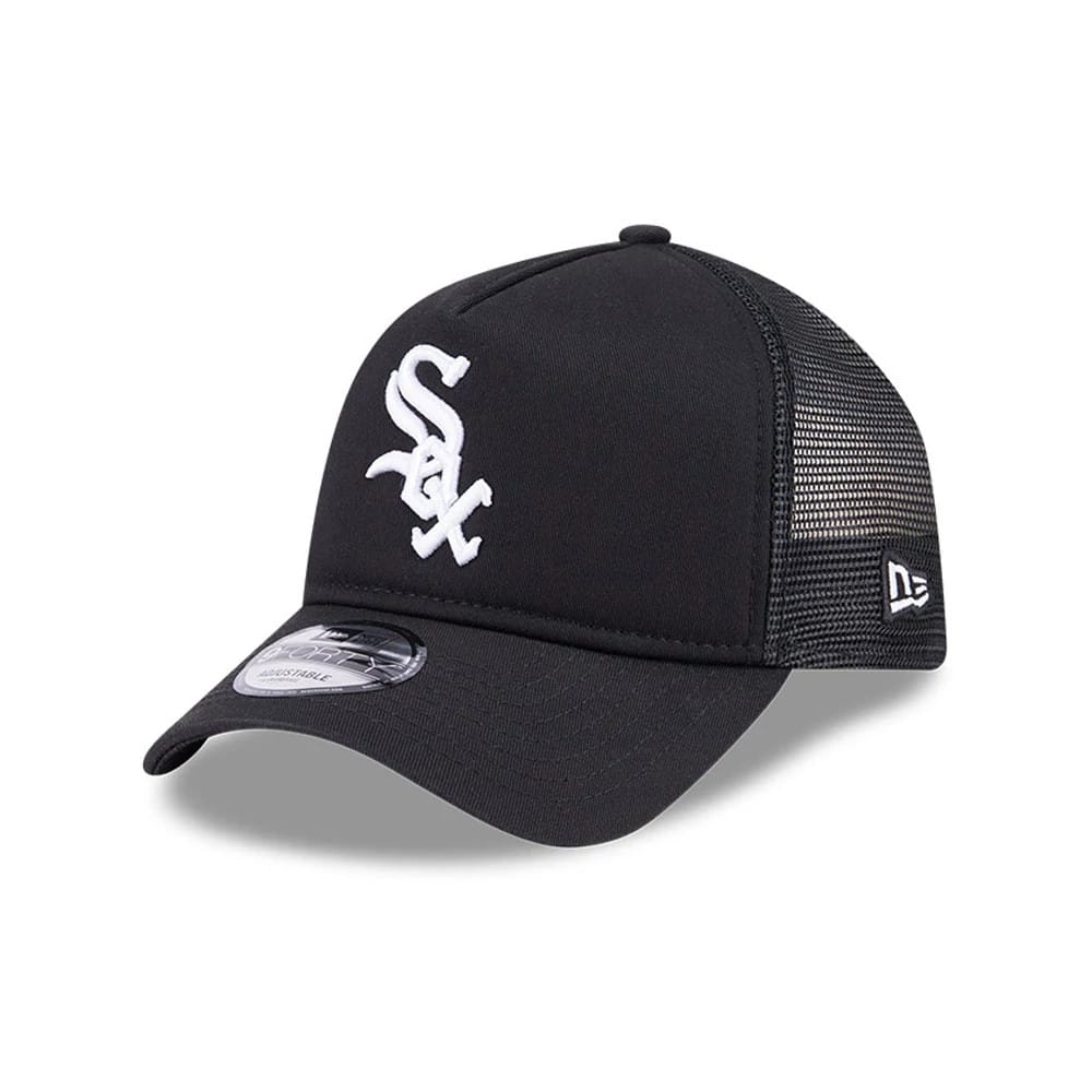 Pictured is this MLB Evergreen Chicago White Sox 9FORTY A-Frame cap in black. 1