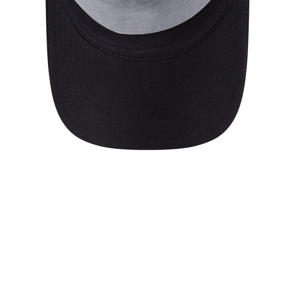Pictured is this MLB Evergreen Chicago White Sox 9FORTY A-Frame cap in black. 7