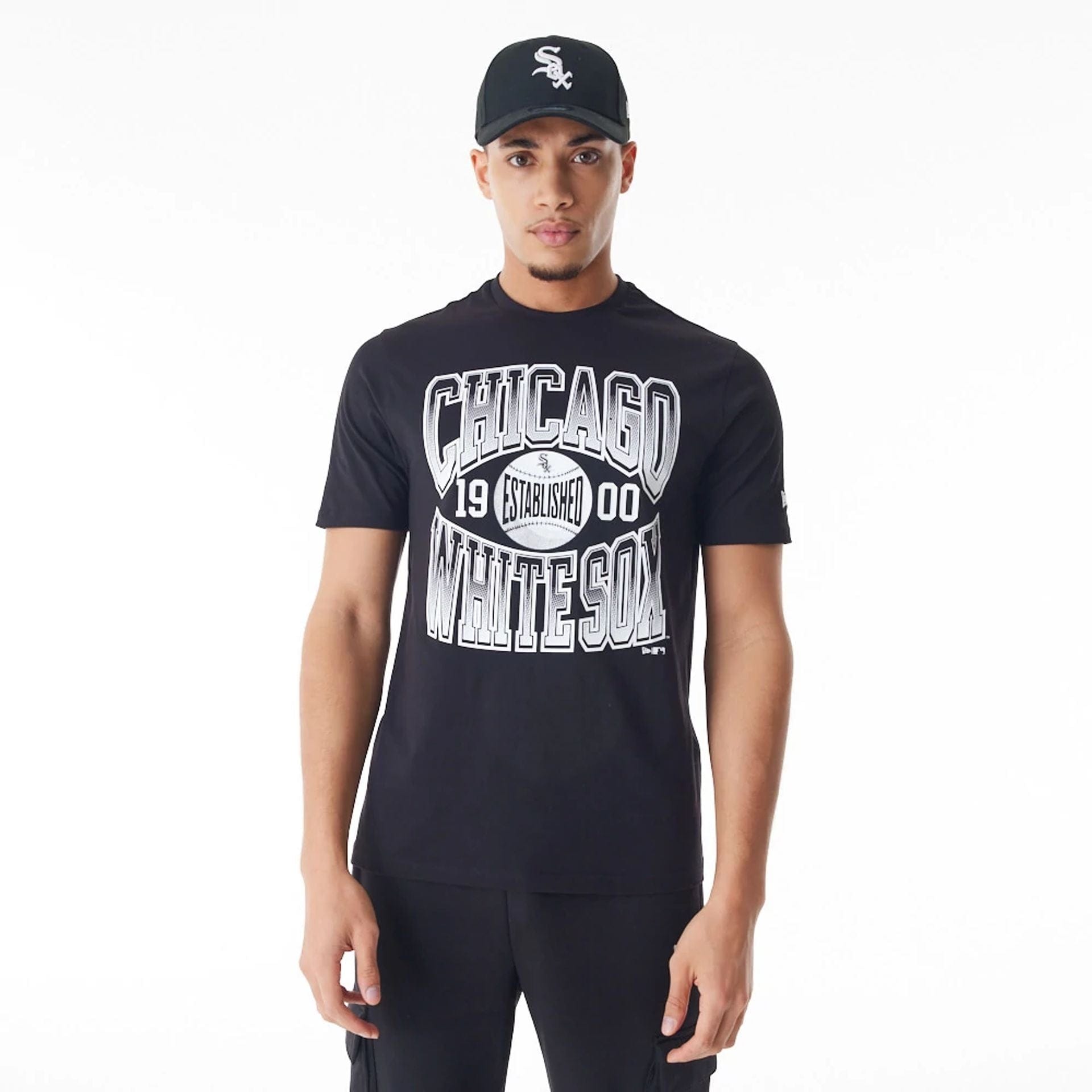 The Male model is wearing Chicago White Sox MLB Gradient Graphic Black T-Shirt 1