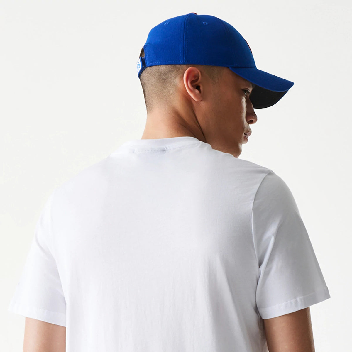 The Male model is wearing Chicago Cubs MLB Regular White T-Shirt 7