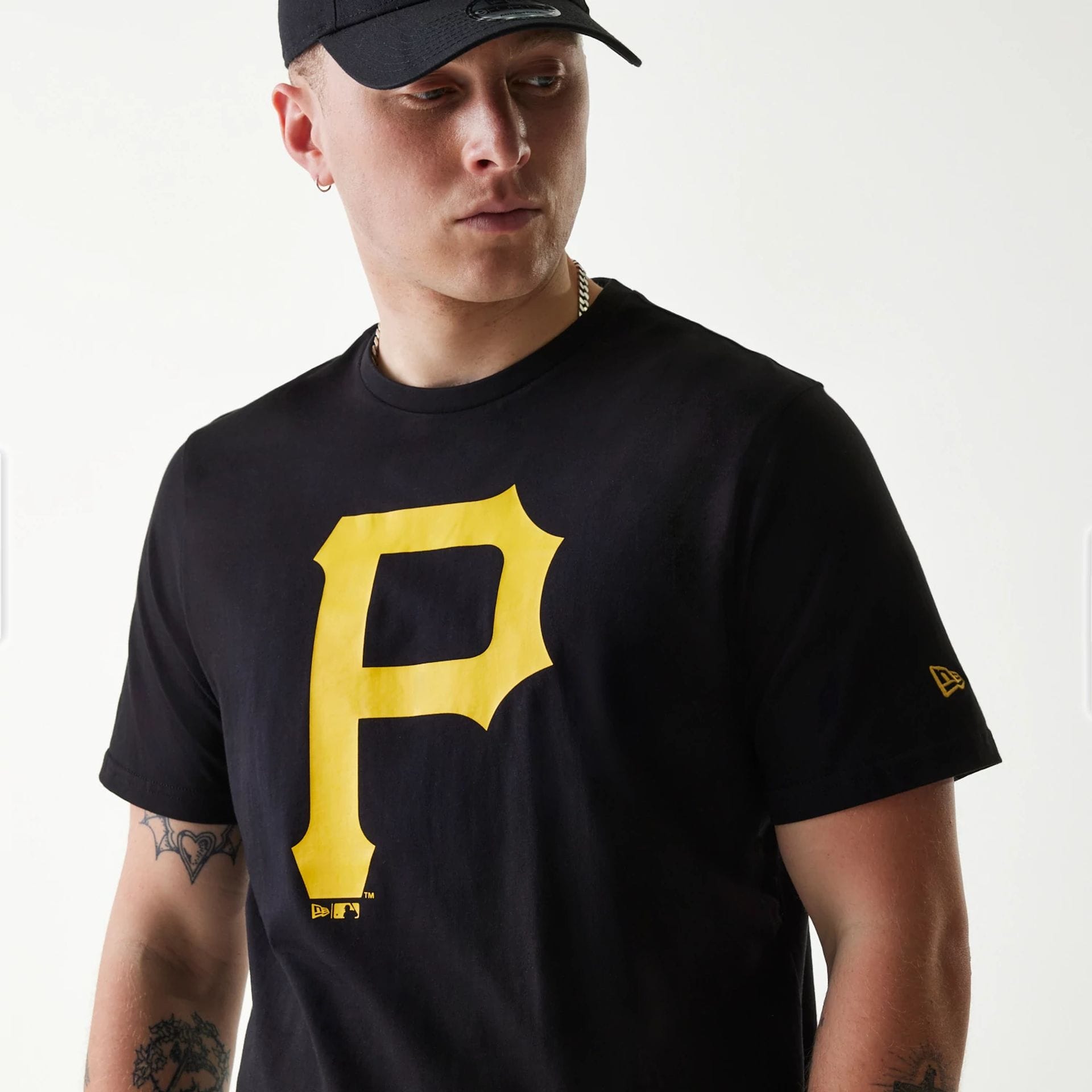 The Male model is wearing Pittsburgh Pirates MLB Regular Black T-Shirt 3