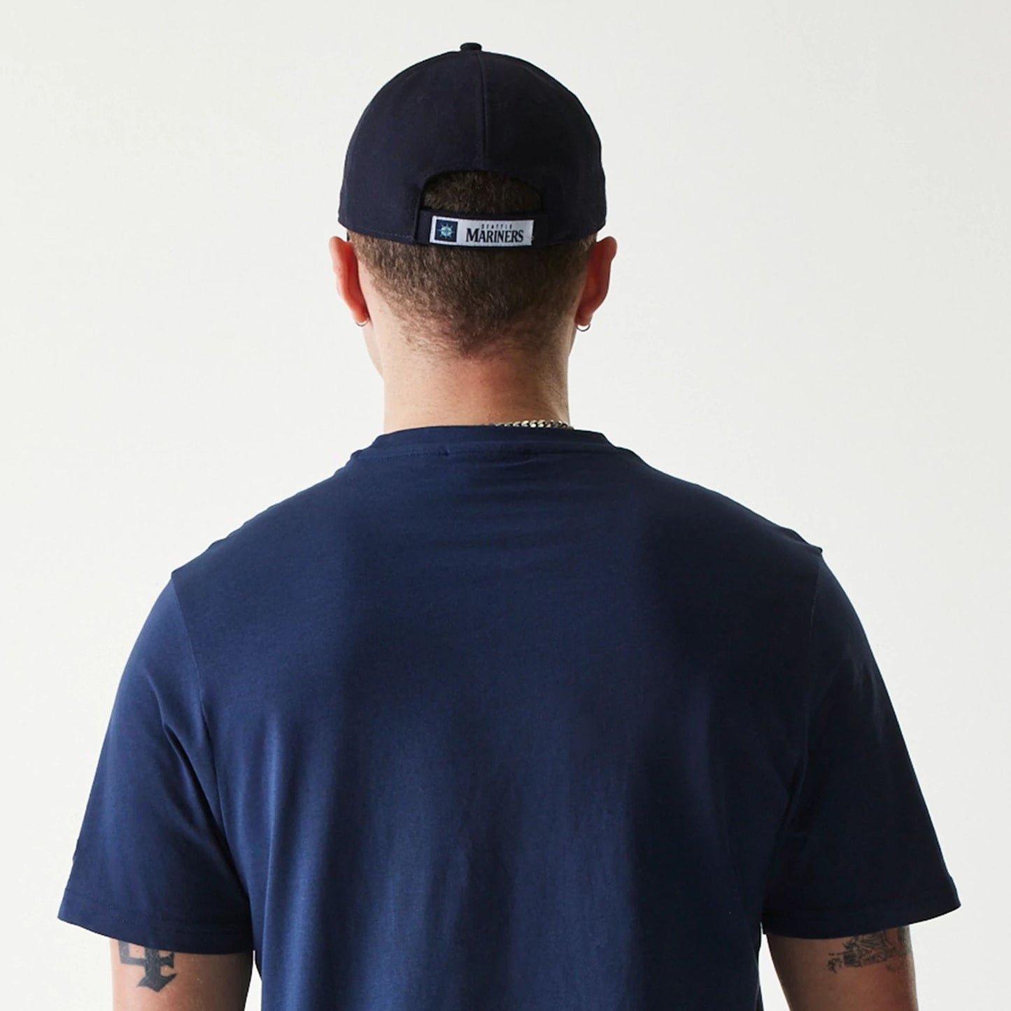 The Male model is wearing Seattle Mariners MLB Regular Dark Blue T-Shirt 7