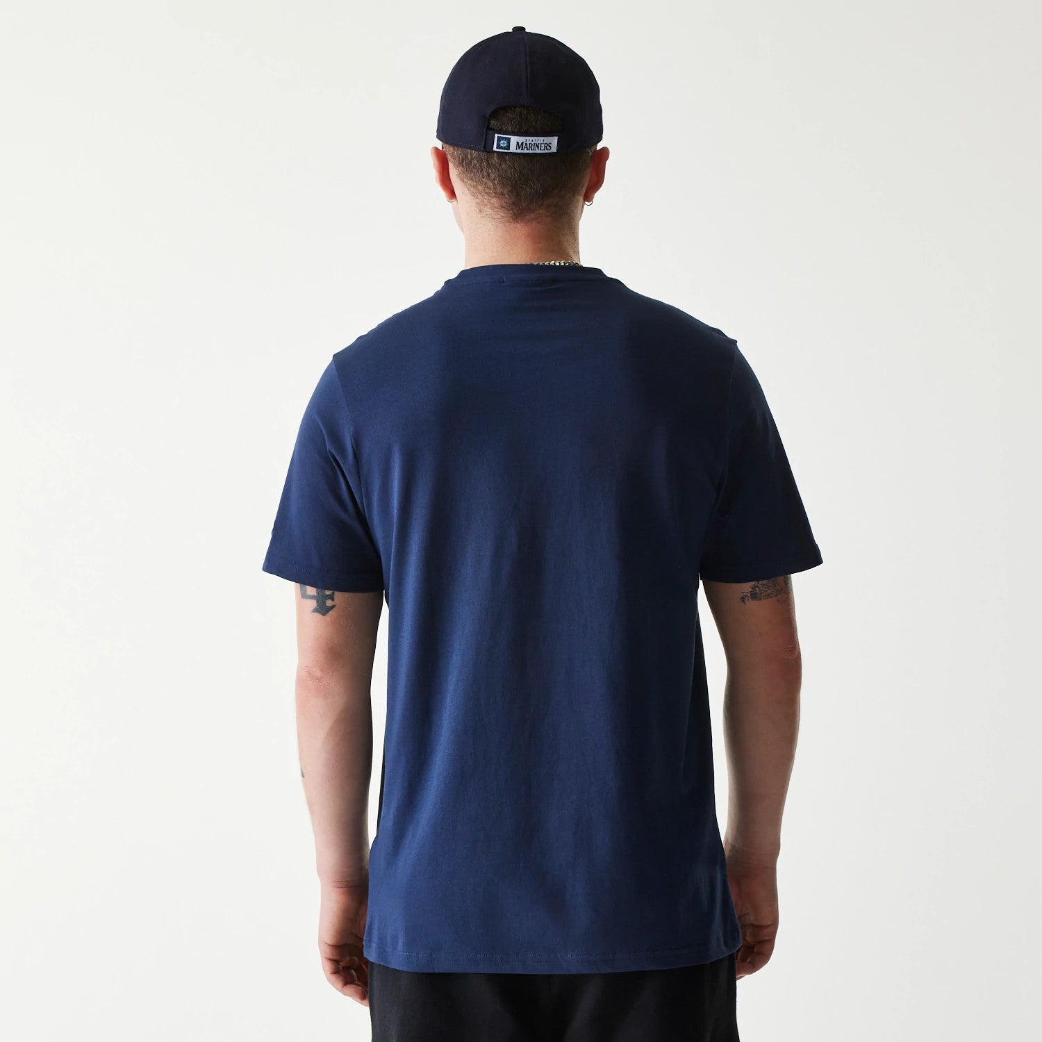 The Male model is wearing Seattle Mariners MLB Regular Dark Blue T-Shirt 2