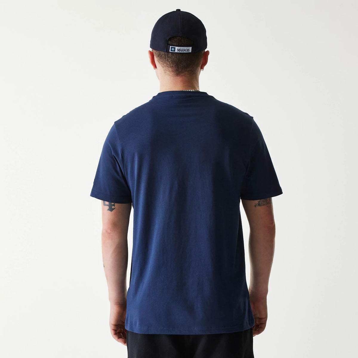 The Male model is wearing Seattle Mariners MLB Regular Dark Blue T-Shirt 2