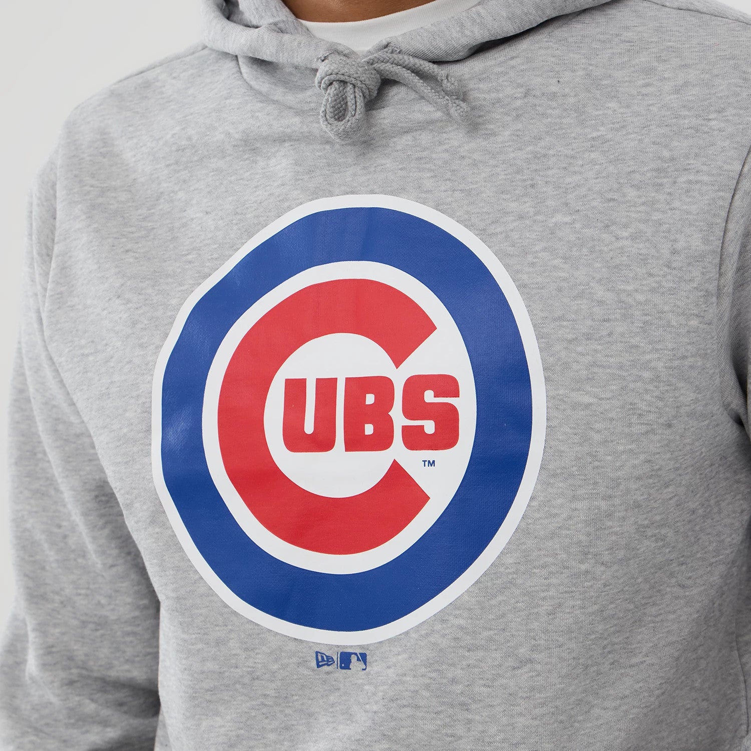The Male model is wearing Chicago Cubs MLB Grey Pullover Hoodie 3