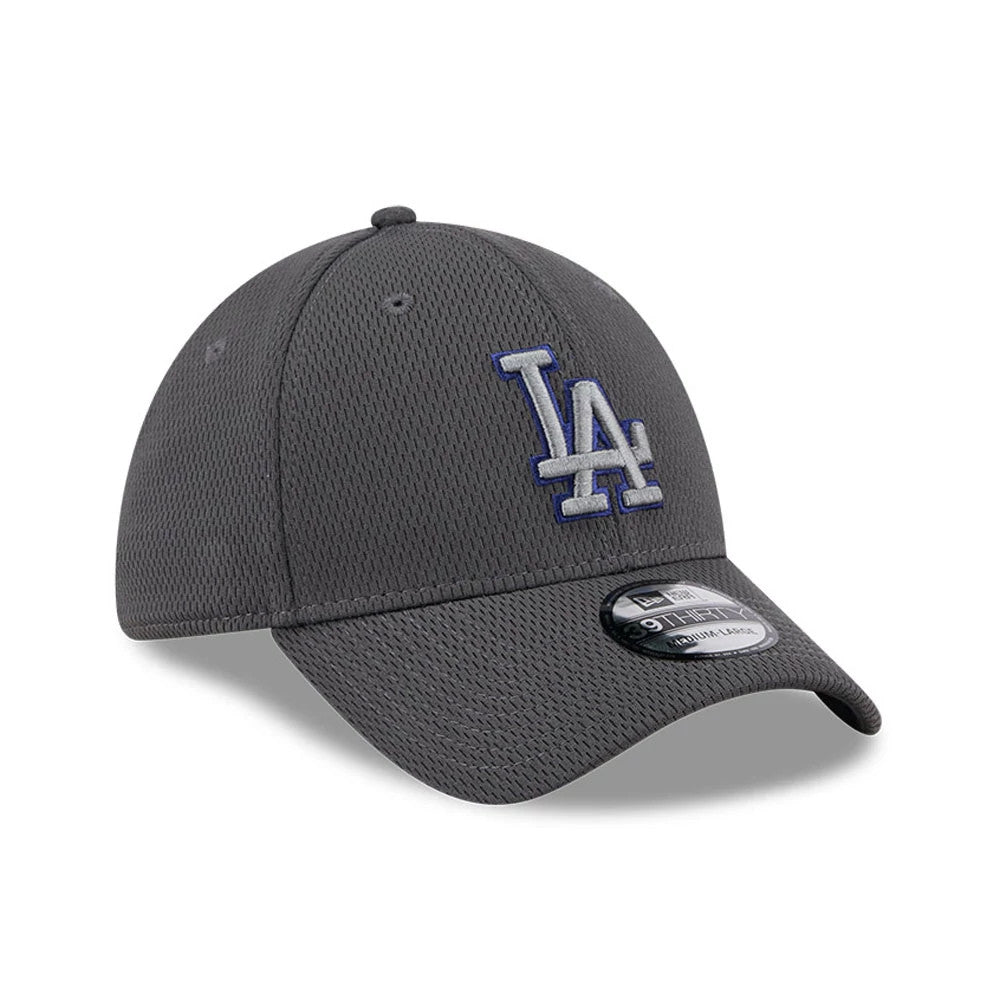 LA Dodgers MLB Evergreen Dark Grey New Era 39THIRTY Stretch Fit Cap, three-quarter view showing a raised blue and white LA logo on the front panel, curved visor with 39THIRTY size sticker, and mesh fabric texture.