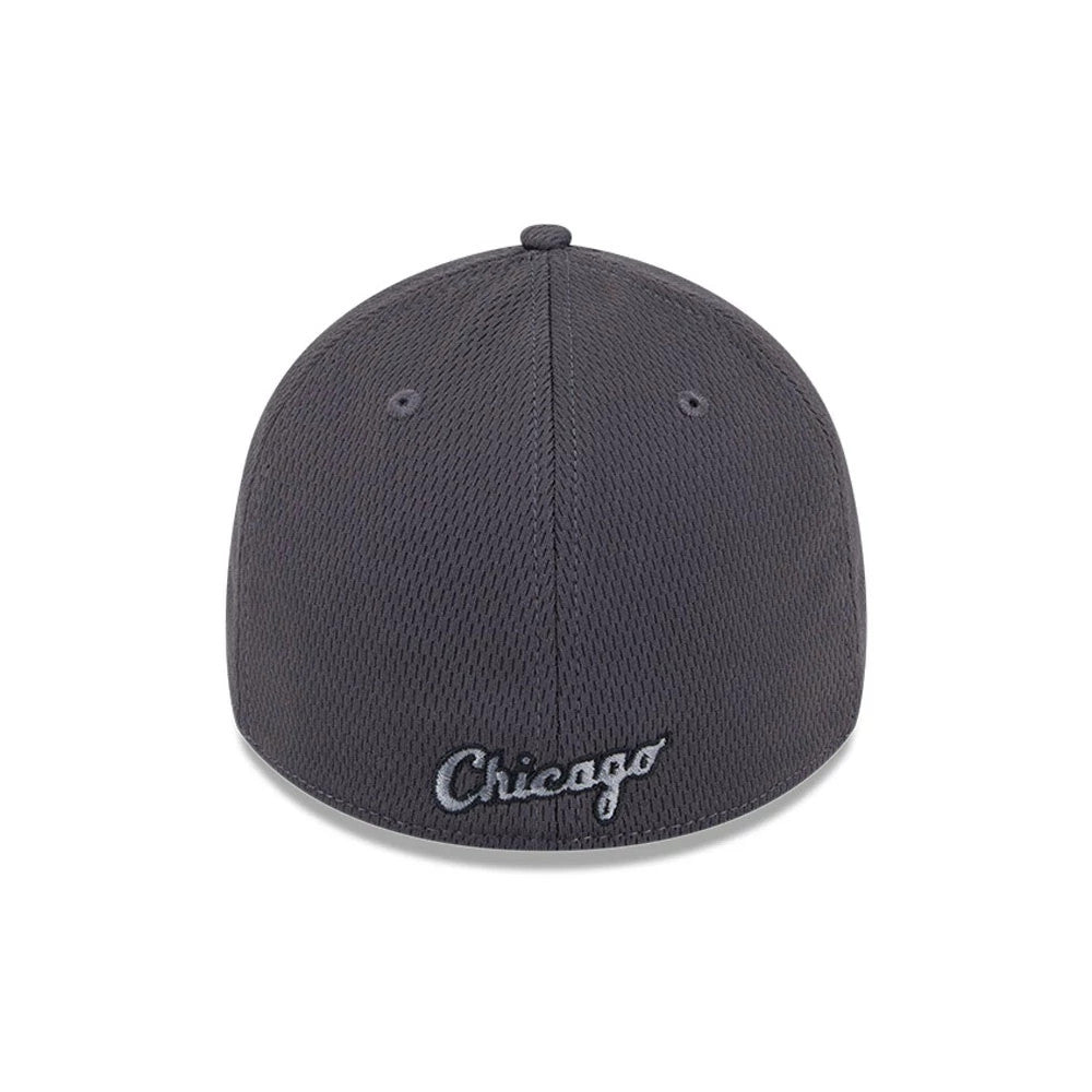 Chicago White Sox MLB Evergreen Dark Grey New Era 39THIRTY Stretch Fit Cap, rear view showing the grey embroidered Chicago lettering at the centre of the back panel, set against the dark grey structured crown with a top button.
