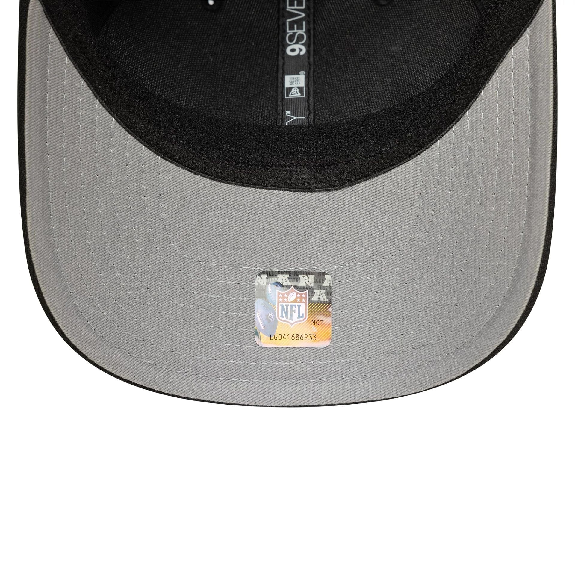 This is a Las Vegas Raiders NFL Official Team Colour Black 9SEVENTY Stretch Snap Adjustable Cap 2