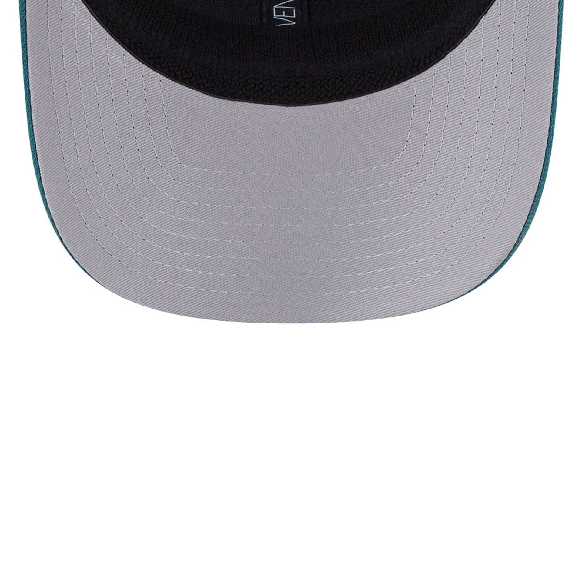 Pictured is this NFL Evergreen Philadelphia Eagles 9SEVENTY Stretch Snap cap in dark green. 2