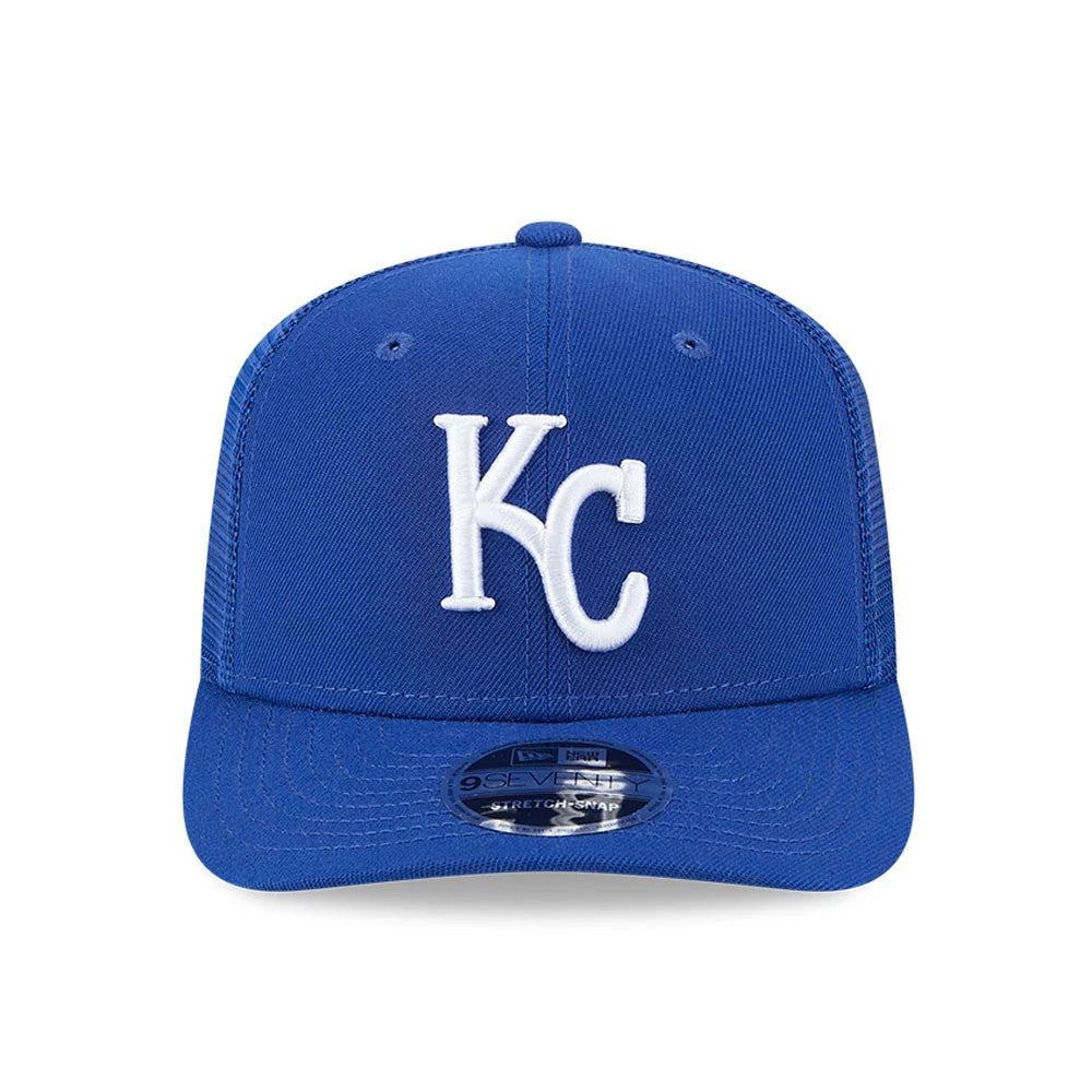 Kansas City Royals MLB Evergreen Blue New Era 9SEVENTY Stretch Snap Adjustable Cap, front view showing the white raised embroidered KC logo on the structured blue crown, with a 9SEVENTY size sticker on the curved visor.