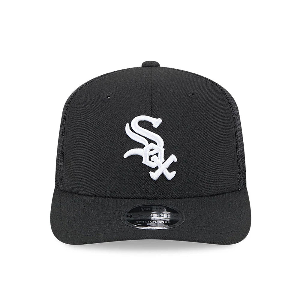 Chicago White Sox MLB Evergreen Black New Era 9SEVENTY Stretch Snap Adjustable Cap, front view showing raised white Sox logo embroidery on black structured front panels, with a 9SEVENTY size sticker on the curved black visor.