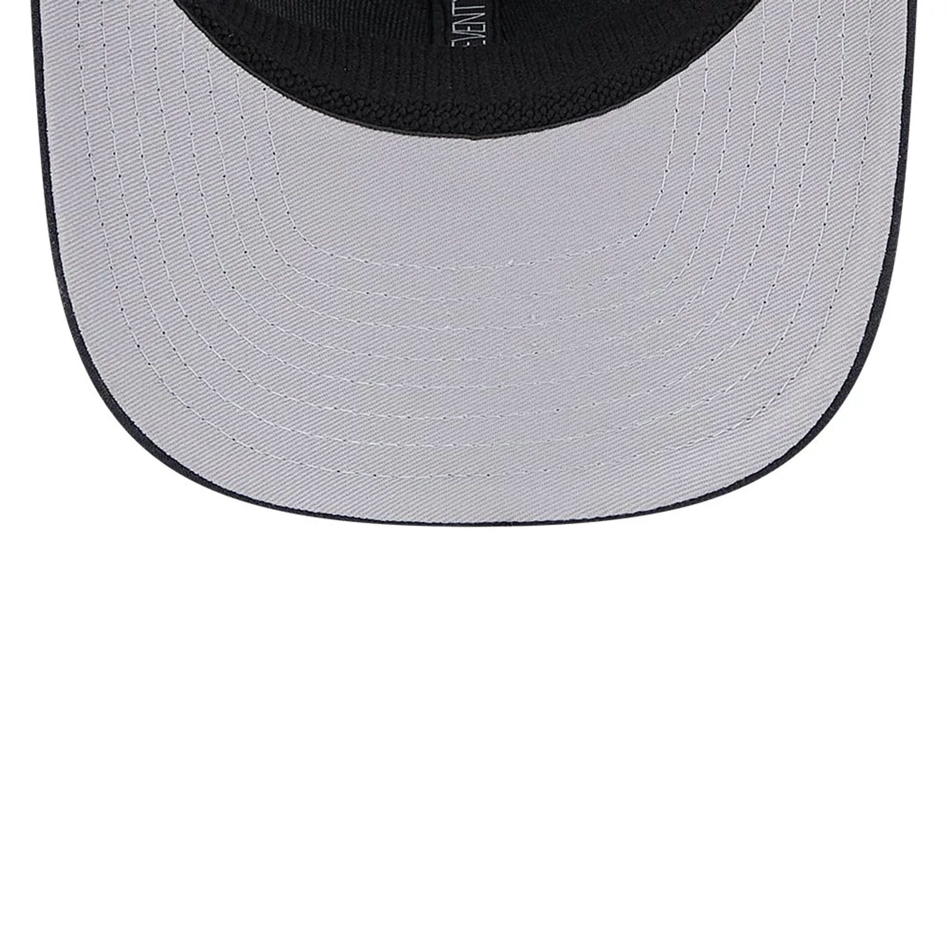 Pictured is this MLB Evergreen Atlanta Braves 9SEVENTY Stretch Snap cap in navy. 2