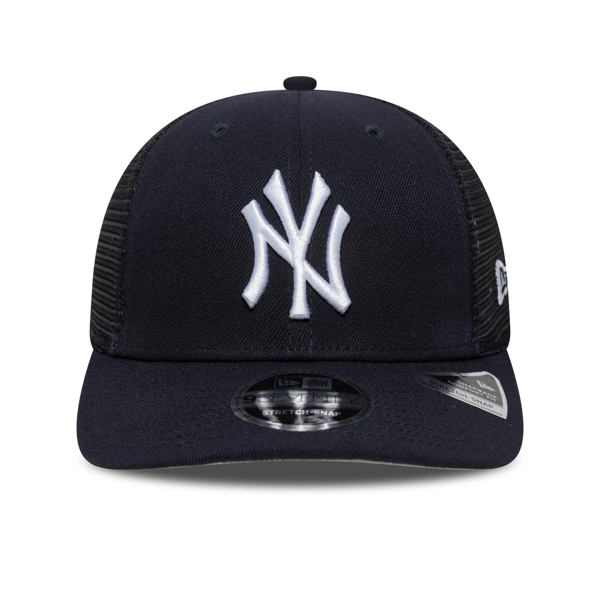 New York Yankees MLB Official Team Colour Navy New Era 9SEVENTY Stretch Snap Adjustable Cap, front view showing the white embroidered NY logo on the front panel and the 9SEVENTY size sticker on the navy visor.