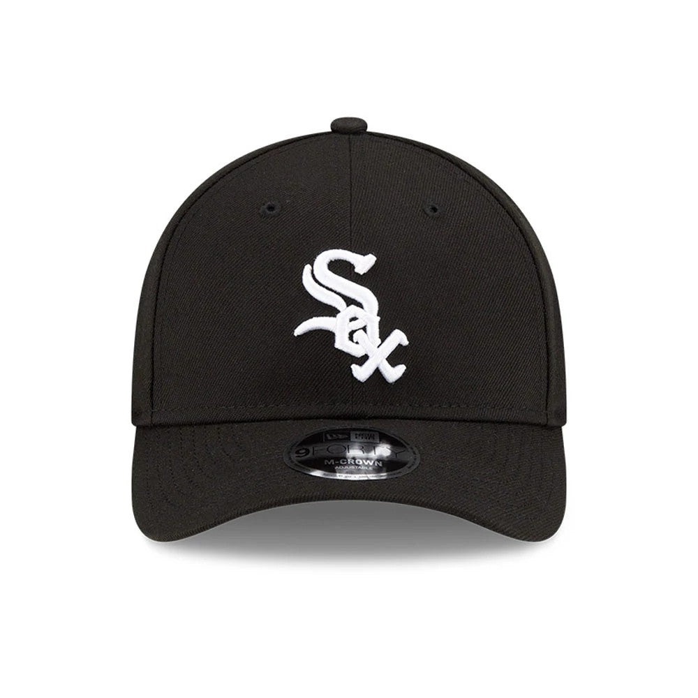 Chicago White Sox MLB Player Replica Black New Era 9FORTY M-Crown Adjustable Cap, front view showing the white embroidered Sox logo on the front panel, with a curved black visor and a 9FORTY size sticker on top.