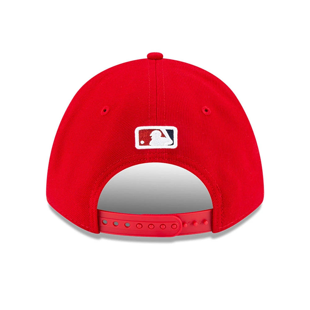 Washington Nationals MLB Player Replica Red New Era 9FORTY M-Crown Adjustable Cap, rear view showing the white embroidered MLB Batterman logo centred on the back panels above a red adjustable strap.
