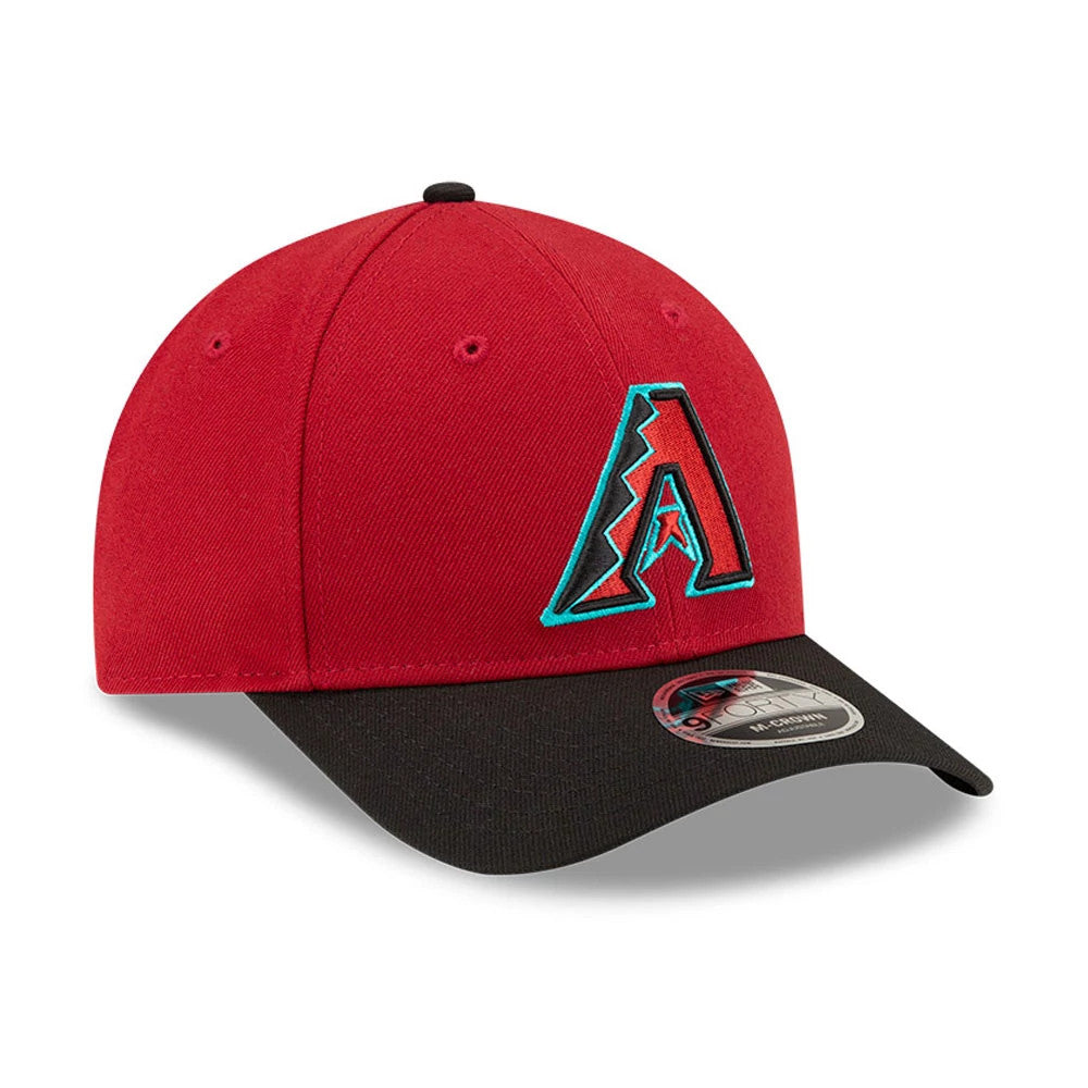 Arizona Diamondbacks MLB Player Replica Red New Era 9FORTY M-Crown Adjustable Cap, three-quarter view showing teal and black A logo in raised embroidery on the front red panel, curled black visor with 9FORTY size sticker, and black top button.