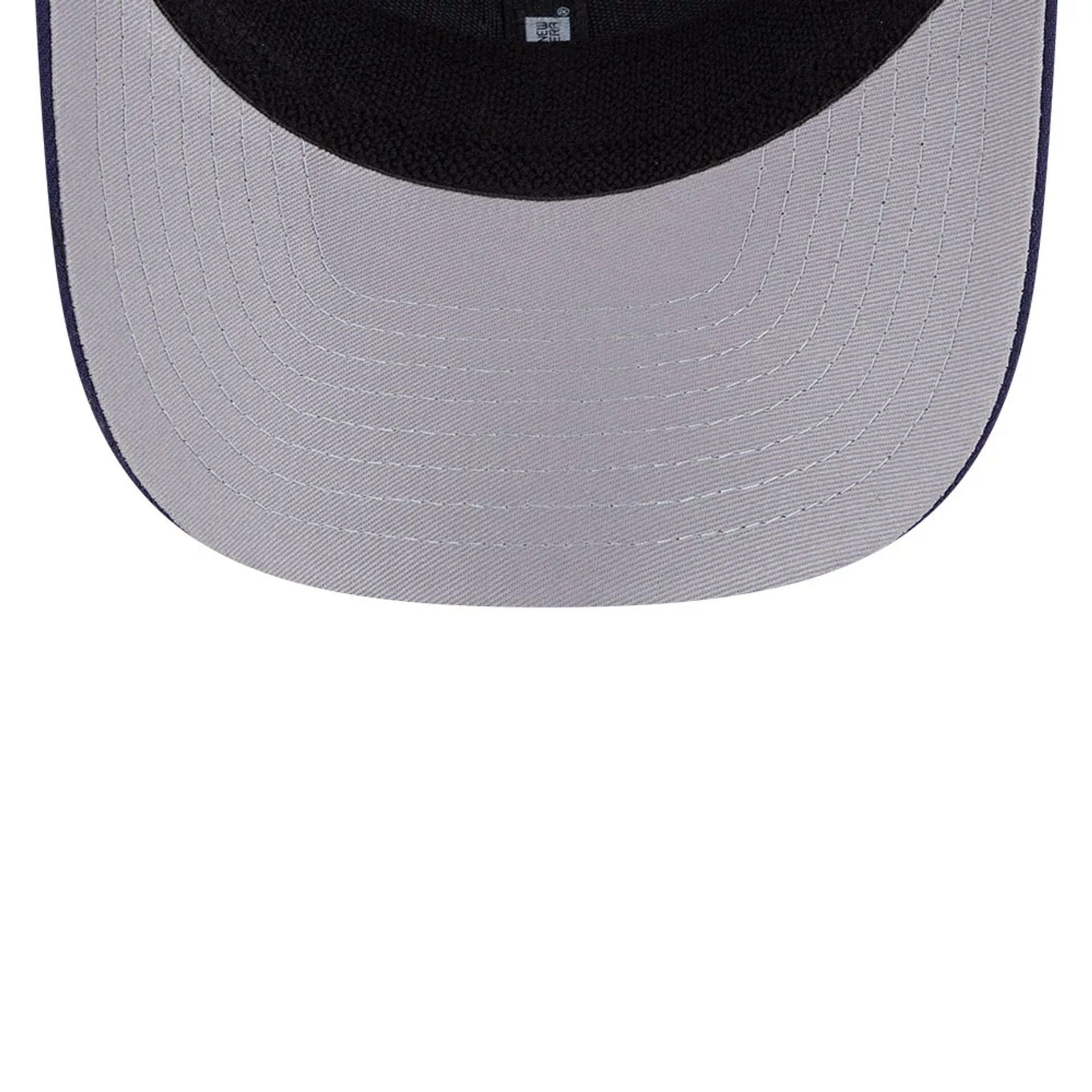 Pictured is this NHL Evergreen Toronto Maple Leafs 9SEVENTY Stretch Snap cap in navy. 2