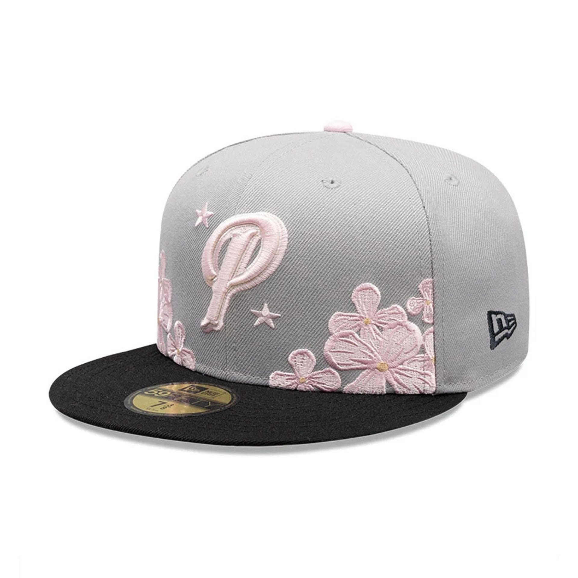 Pictured is this New Era Panama Floral 59FIFTY Fitted cap in grey. 1