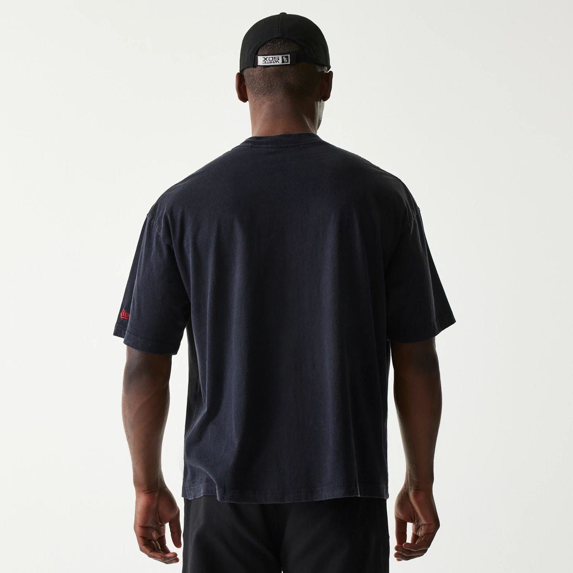 The Male model is wearing Chicago White Sox MLB City Connect G1 Black T-Shirt 2