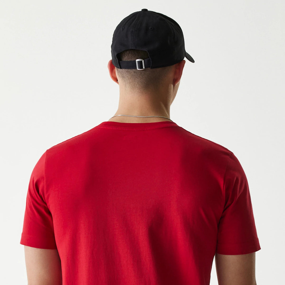 The Male model is wearing Chicago White Sox MLB City Connect 2025 Red T-Shirt 6