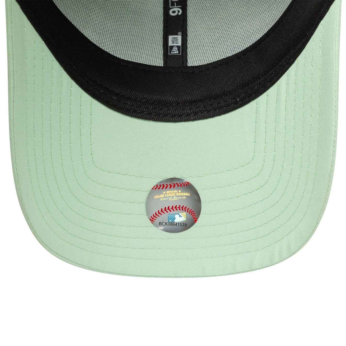 This is a New York Yankees Tonal Flawless Pastel Green 9FORTY Adjustable Cap 5
