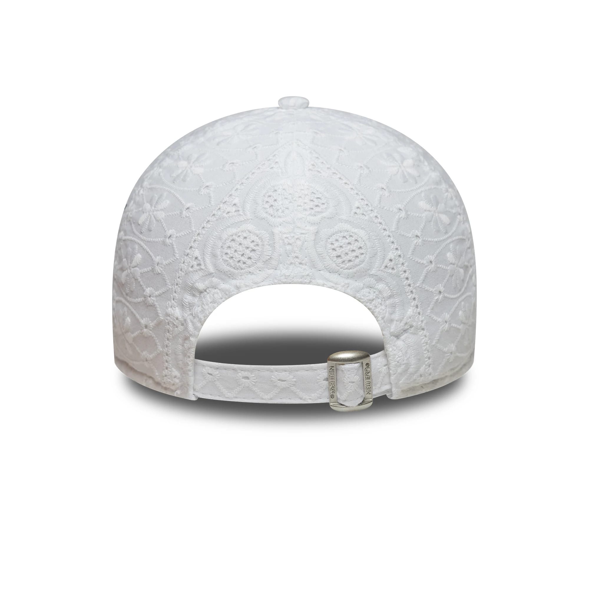 This is a New York Yankees Womens MLB Broderie White 9TWENTY Adjustable Cap 4
