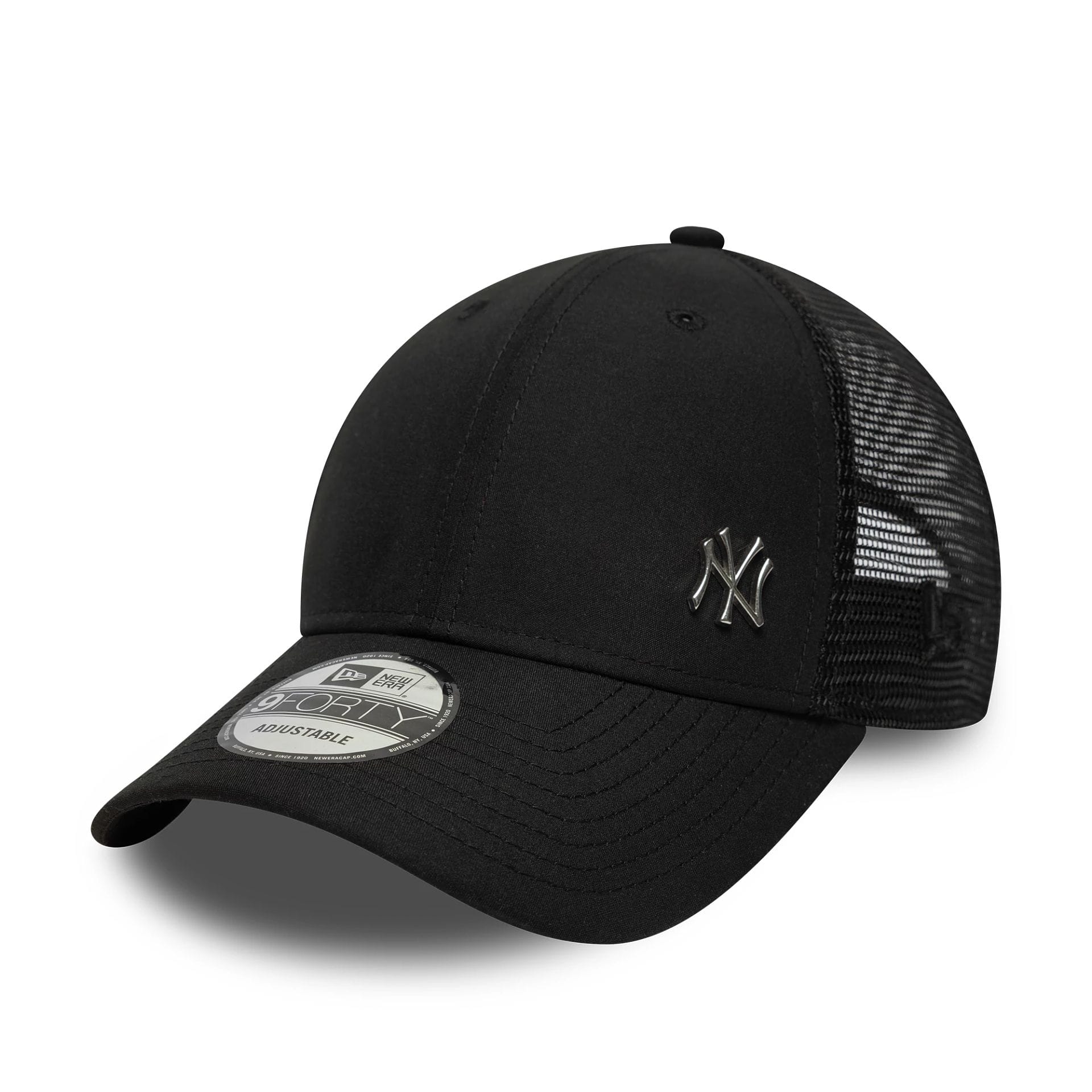 This is a New York Yankees MLB Flawless Black 9FORTY Adjustable Cap 1