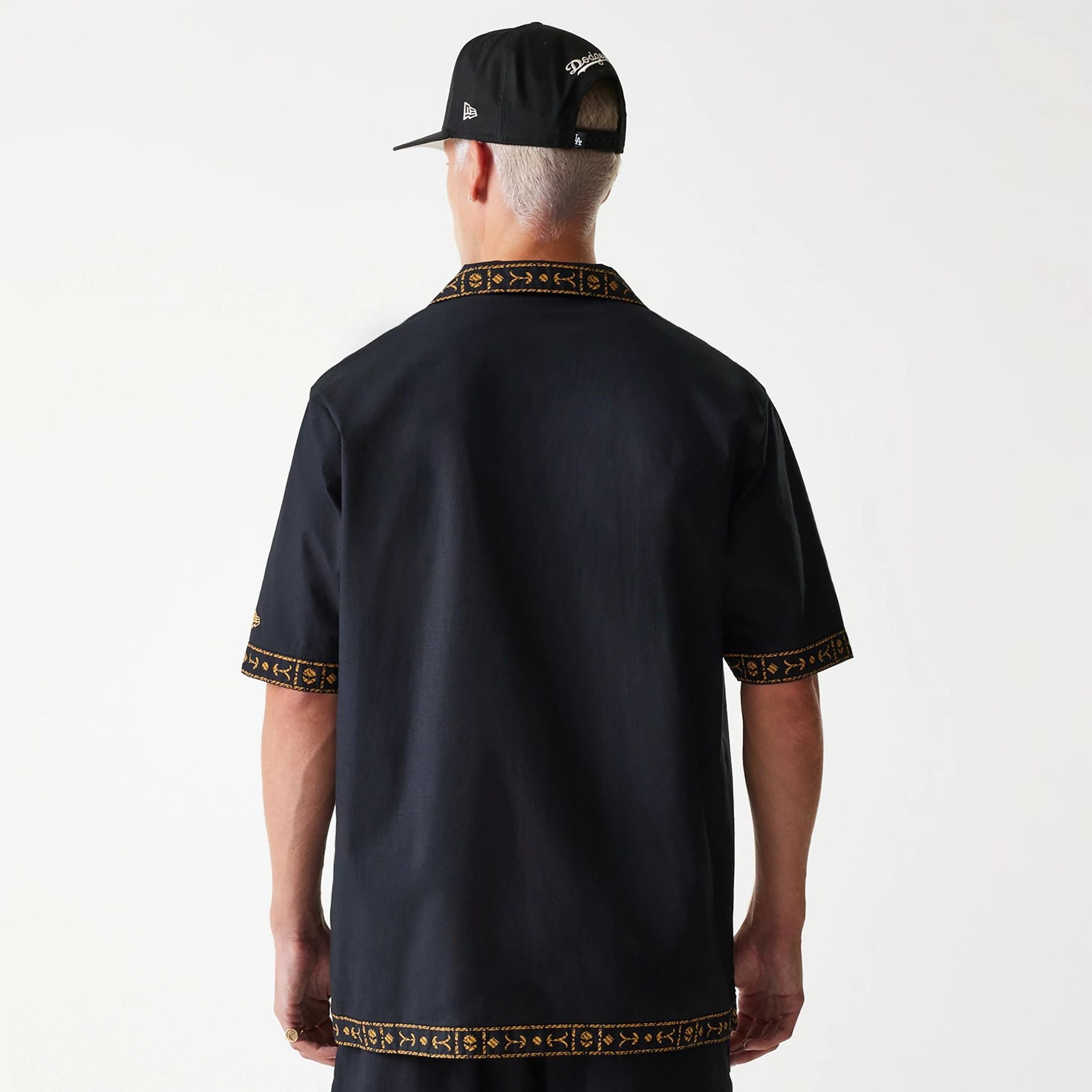 The Male model is wearing LA Dodgers MLB Taping Black Short Sleeve Shirt 2