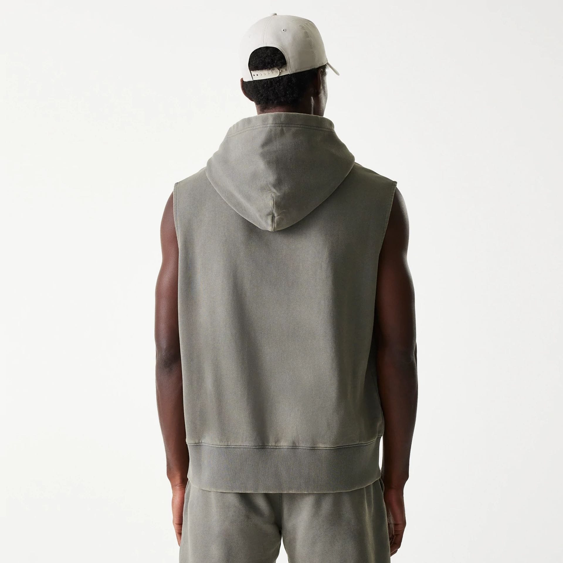The Male model is wearing LA Lakers NBA Washed Grey Sleeveless Hoodie 2
