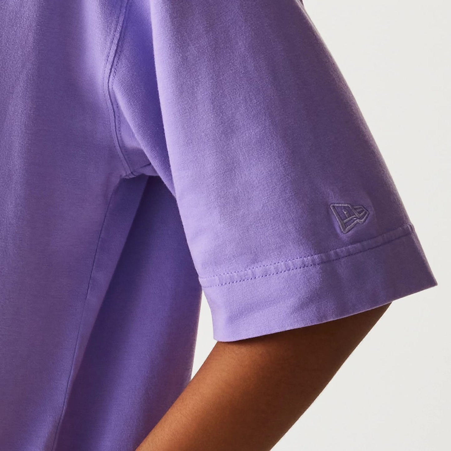 The Male model is wearing LA Lakers NBA Washed Purple Box T-Shirt 8