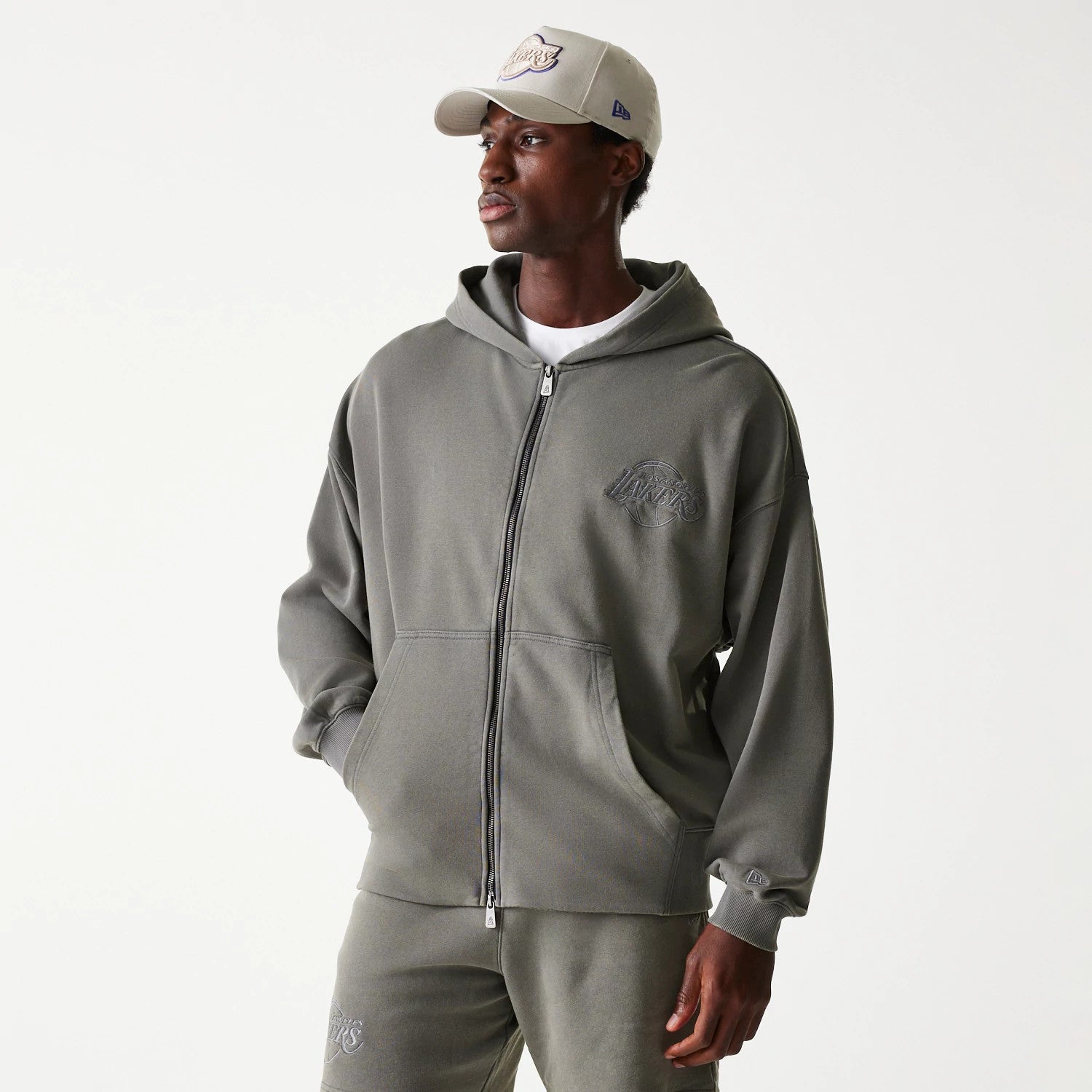 The Male model is wearing LA Lakers NBA Washed Grey Full Zip Hoodie 1