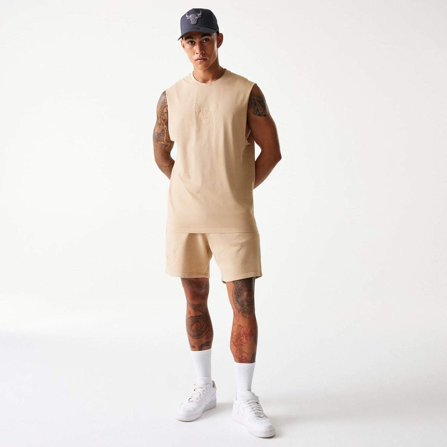 The Male model is wearing Chicago Bulls NBA Washed Beige Sleeveless T-Shirt 8