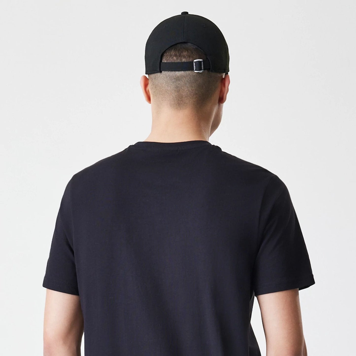 The Male model is wearing New York Yankees MLB Logo Black T-Shirt 7
