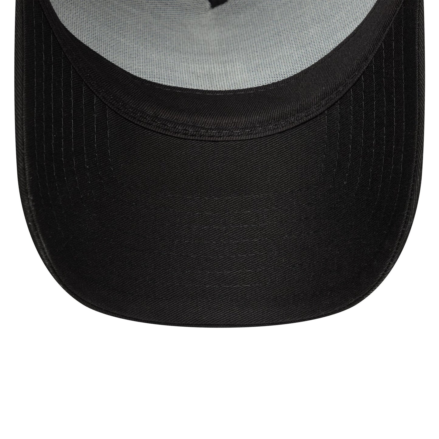 This is a Chicago Bulls NBA Essential Black 9FORTY E-Frame Adjustable Cap 5