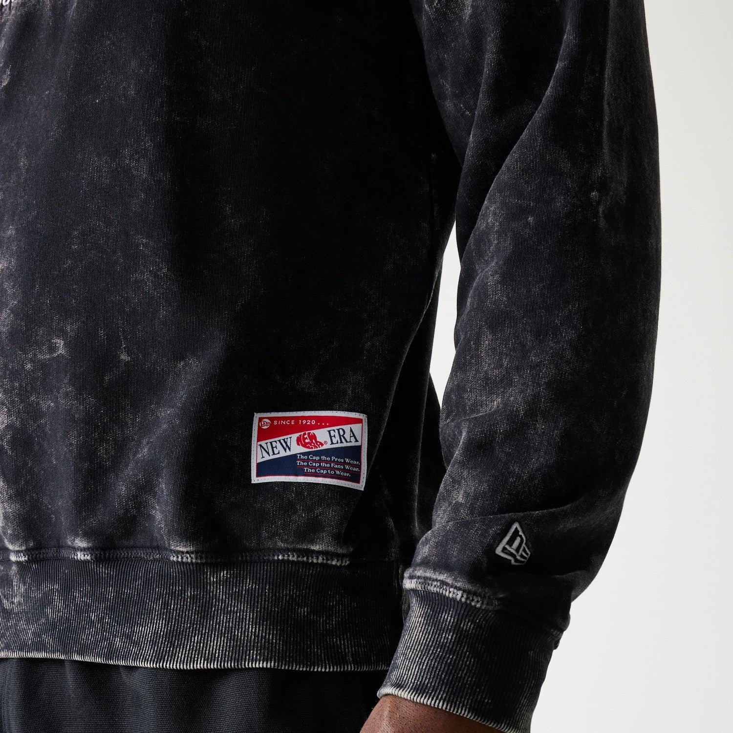 The Male model is wearing Las Vegas Raiders NFL Throwback Black Crew Neck Sweater 4