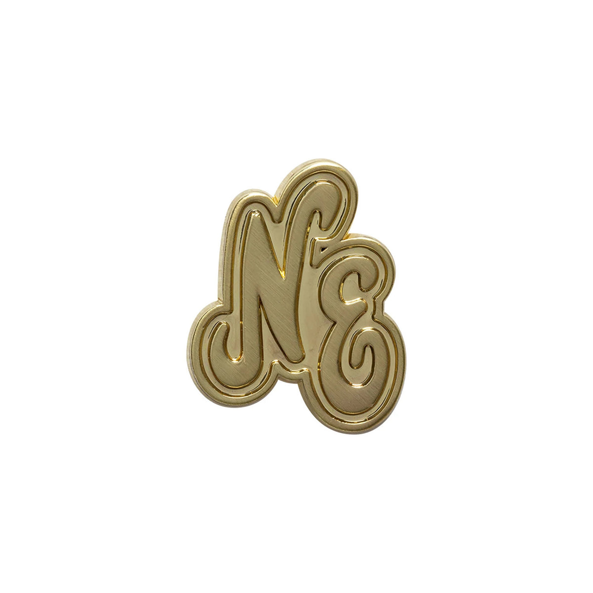 New Era Script Heritage Connect Gold Pin Badge, front view showing a gold finish with the stylised letters NE connected in a cursive script design, featuring raised edges for a distinct outline.