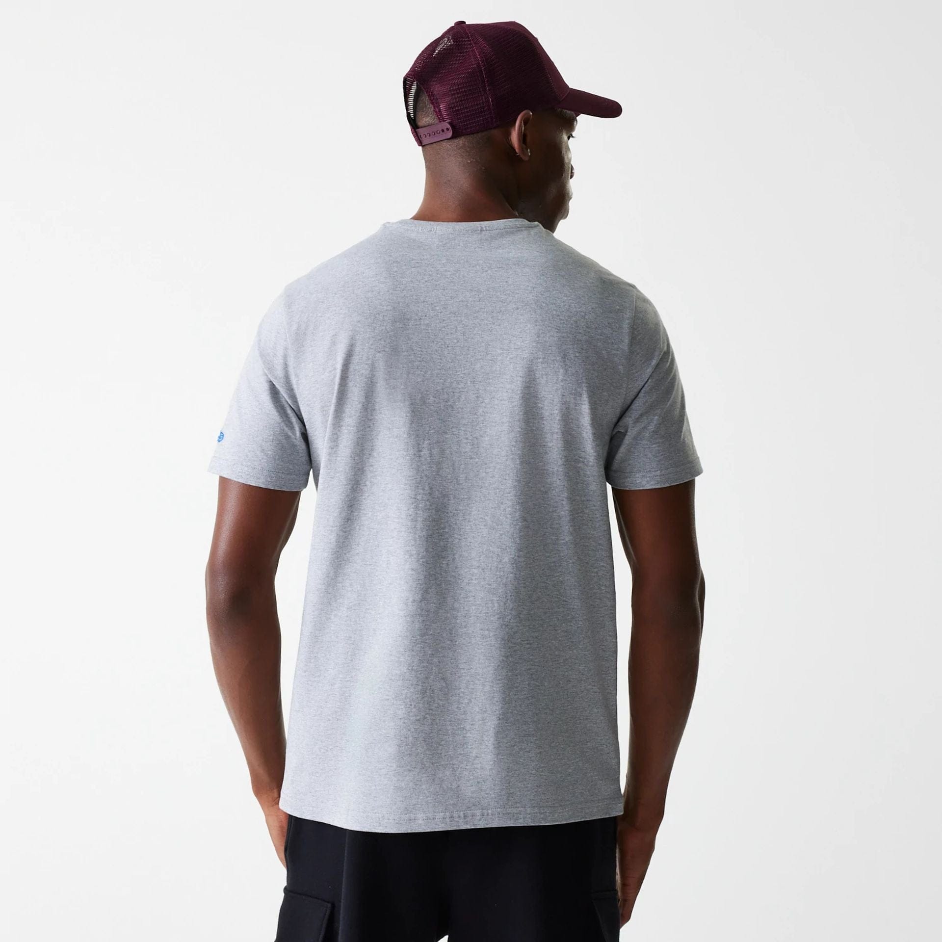 The Male model is wearing LA Dodgers MLB Wordmark Grey T-Shirt 2