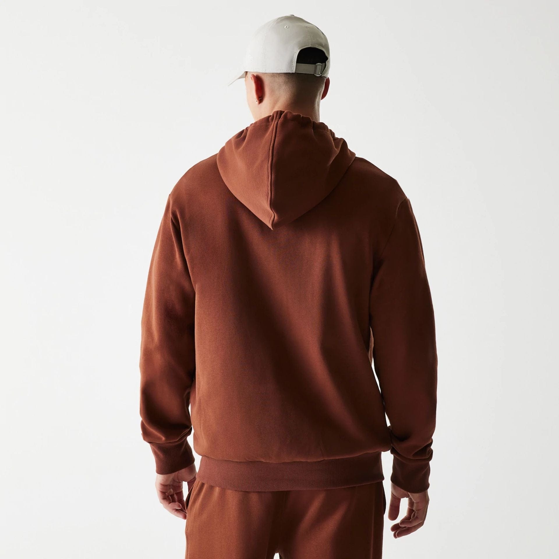 The Male model is wearing New York Yankees MLB Midi League Essential Brown Oversized Full Zip Hoodie 2