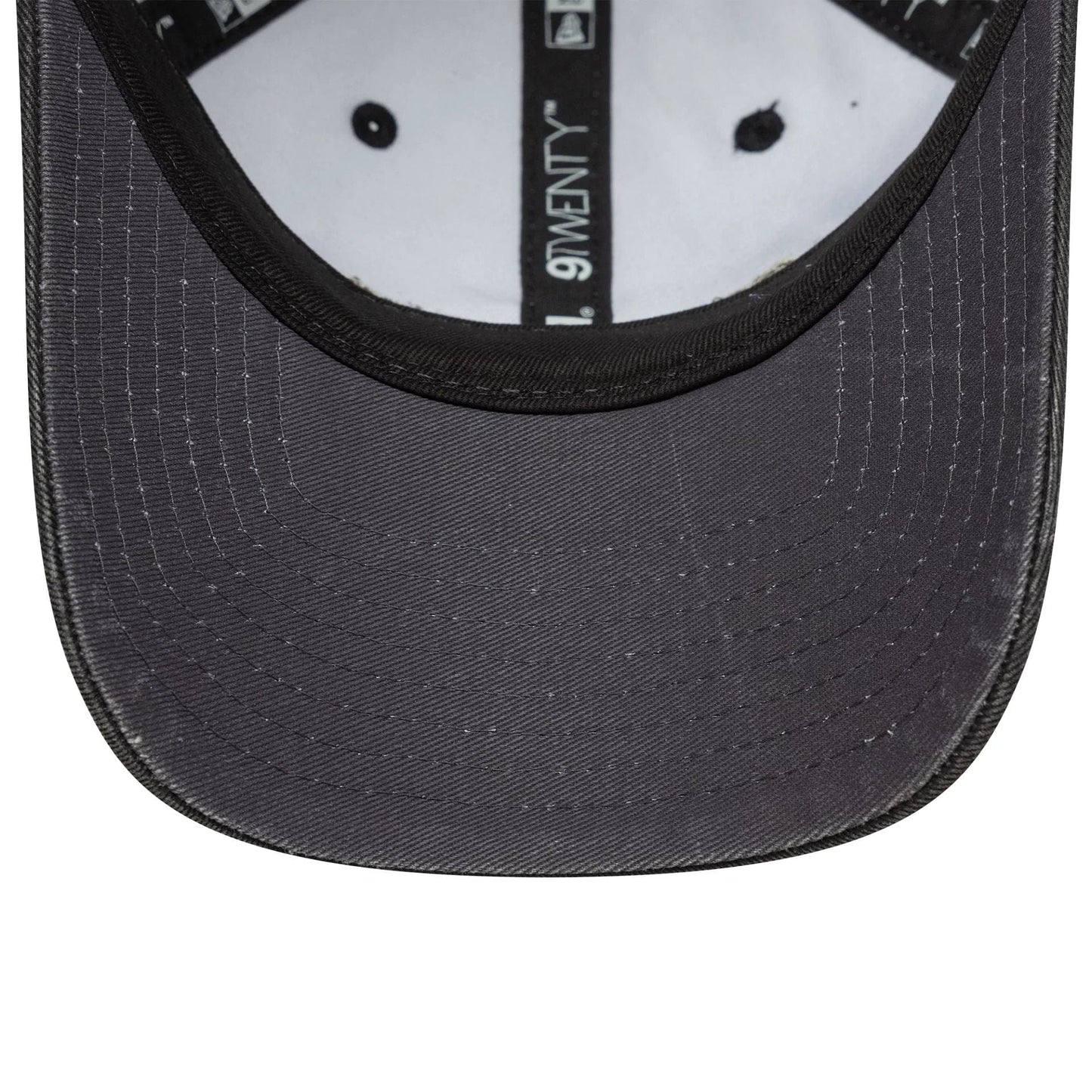 This is a Newcastle United FC Italian Washed Grey 9TWENTY Adjustable Cap 5