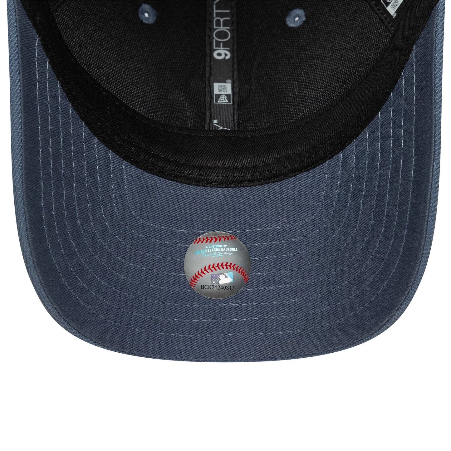This is a New York Yankees MLB Dark Blue 9FORTY M-Crown Adjustable Cap 5