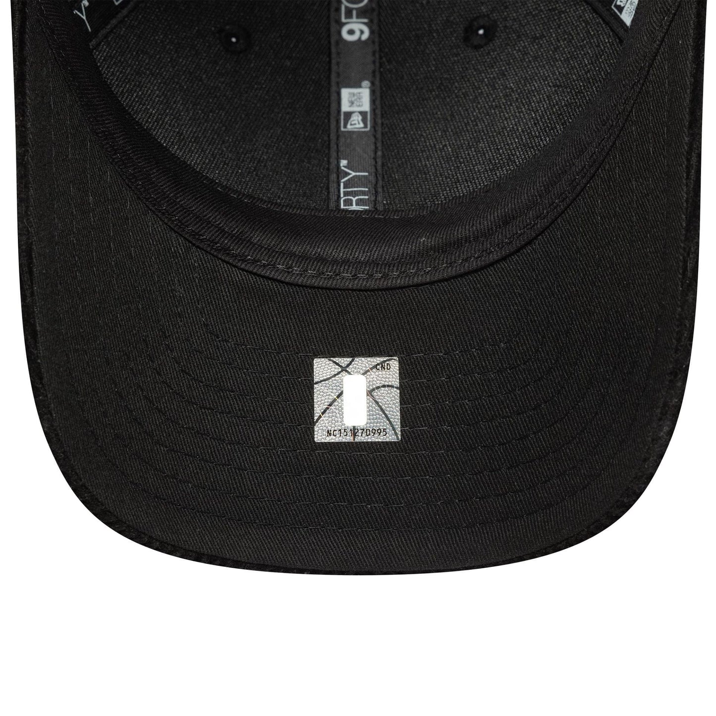 This is a Chicago Bulls MLB Cord Black 9FORTY M-Crown Adjustable Cap 5