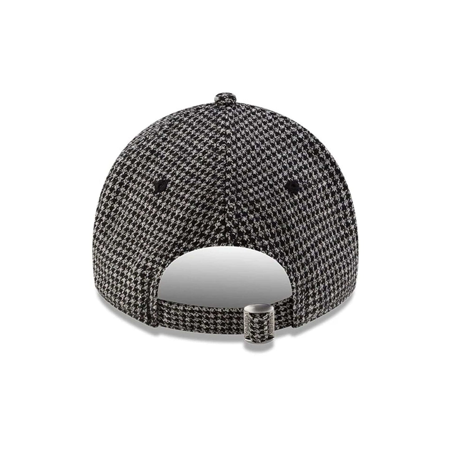 This is a New York Yankees MLB Houndstooth Black 9TWENTY Adjustable Cap 8