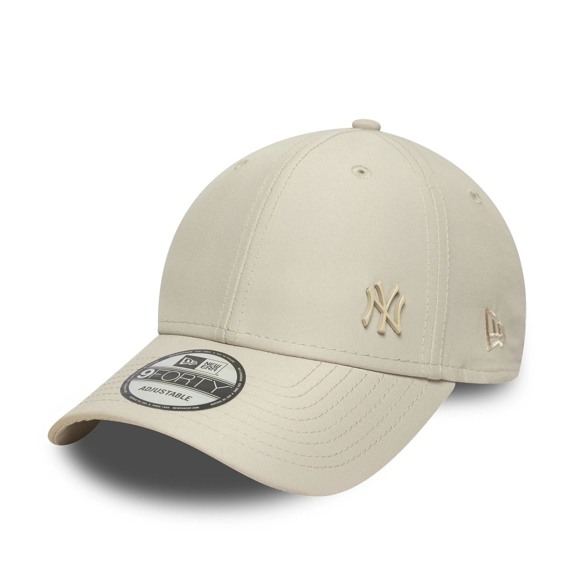 This is a New York Yankees MLB Tonal Flawless Cream 9FORTY Adjustable Cap 1