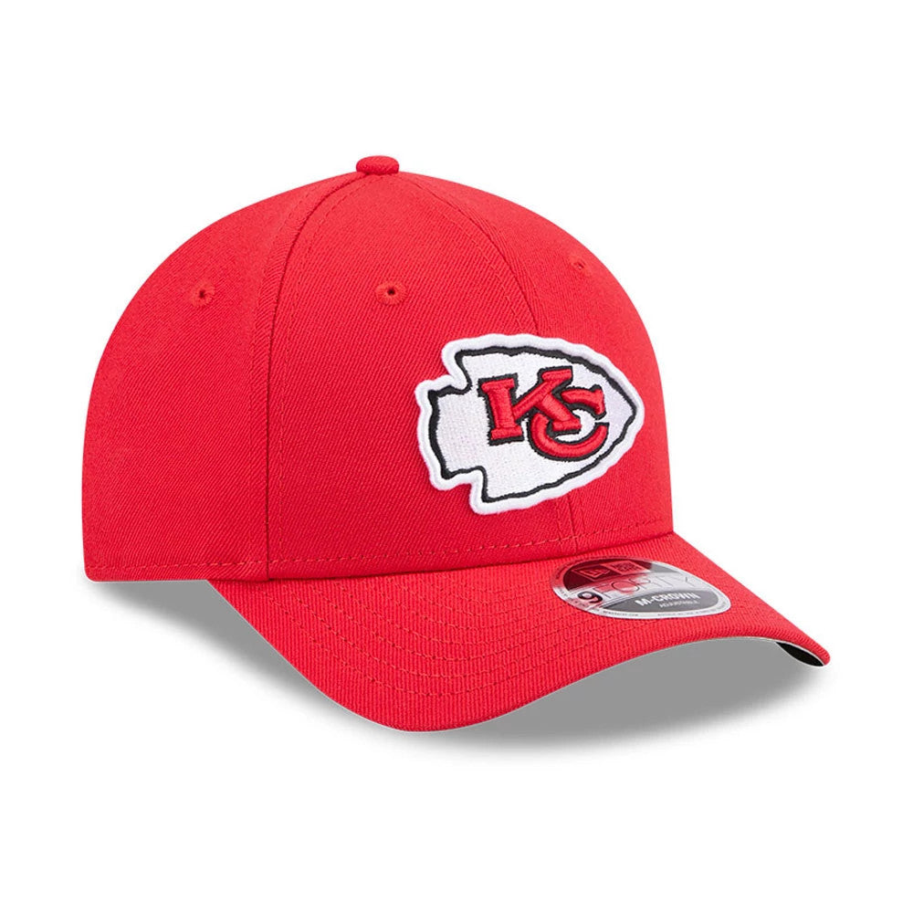 Kansas City Chiefs NFL Team Red New Era 9FORTY M-Crown Cap, three-quarter view with the raised red and white team logo on the front panel, curved red visor, and 9FORTY size sticker on top.